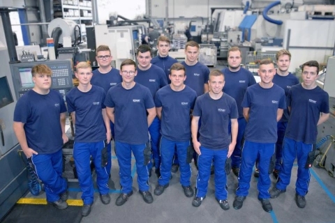 445b6ee5c80f2608333071ac00f93496_gruppenbild_alle_klein.jpg